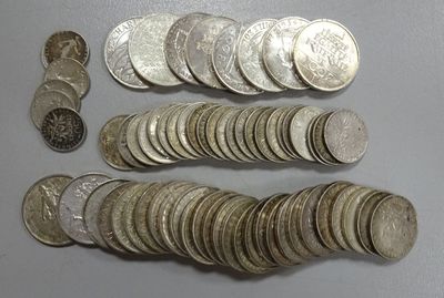 Lot de Pièces en argent. Semeuse : 23 Pièces de 5 Francs + 4…