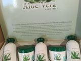 une photo d'un coffret de produits de soins corporels à l'aloe vera