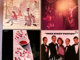 quatre vinyles contenant des morceaux variés des années 1960 et du début des années 1970