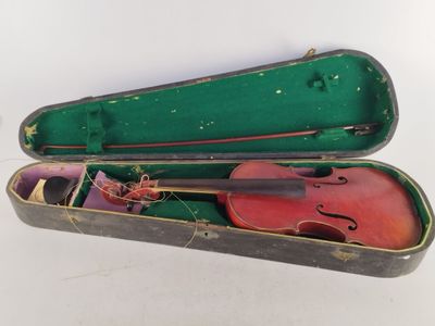Violon 4/4 fait à Mirecourt vers 1920, étiquette Medio Fino.