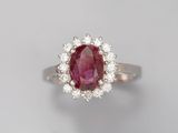 Bague ovale en rubis et diamants