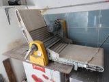 a machine that is sitting on a counter in a room
