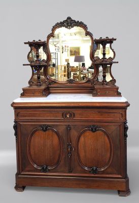 Coiffeuse en palissandre ouvrant par deux portes en partie b…