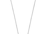 un collier en argent avec un pendentif de forme carrée monté sur une chaîne