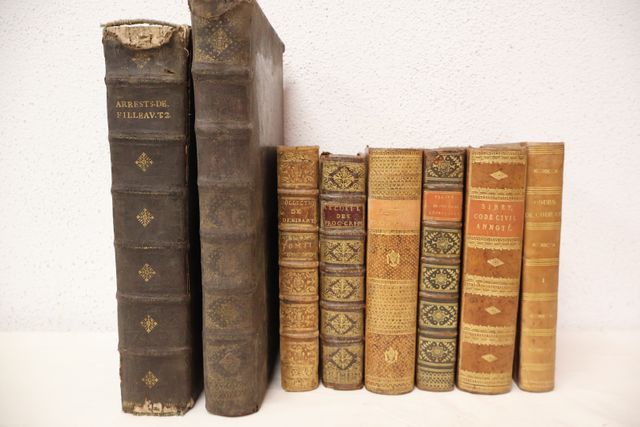 Lot de livres de droit dont SIREY : Code civil annoté 1817, HAUTE...
