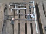 de nombreux outils qui traînent sur une palette