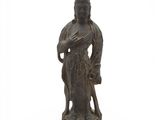 une image représentant une statue de femme tenant un pot