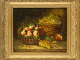 un tableau représentant un panier de fruits avec des raisins et des pêches