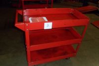 2 servantes en métal rouge à 3 plateaux