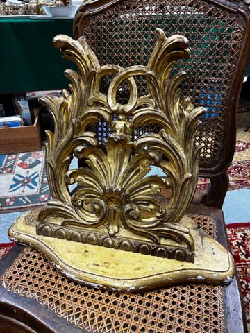 Console d’applique en bois sculpté et doré. Montage d’un panneau ...