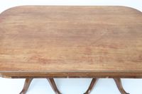 Table de salle à manger en bois de placage à côtés arrondis,… (photo 3)