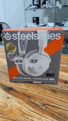 Casque sans fil SteelSeries Arctic Nova 7 neuf, dans sa boîte d'origine