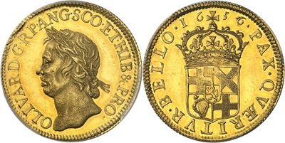 a gold sovereign coin with a crown on top of it