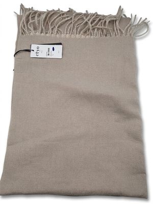un gros plan d'une couverture avec une étiquette