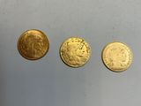 trois pièces d'or, dont une souveraine et une autre souveraine