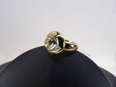 SONIA RYKIEL, bague en métal doré et pierre blanche avec poc…