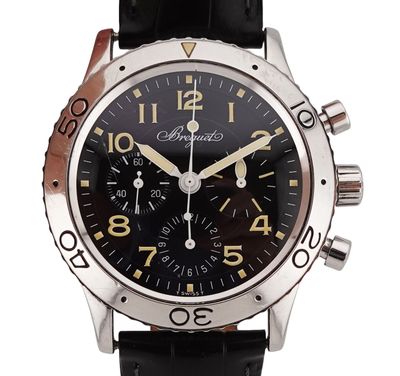 une image d'une montre en gros plan sur fond blanc