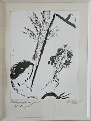 un dessin en noir et blanc représentant un oiseau et un arbre