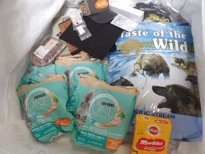 a bag of food that is sitting in a bag