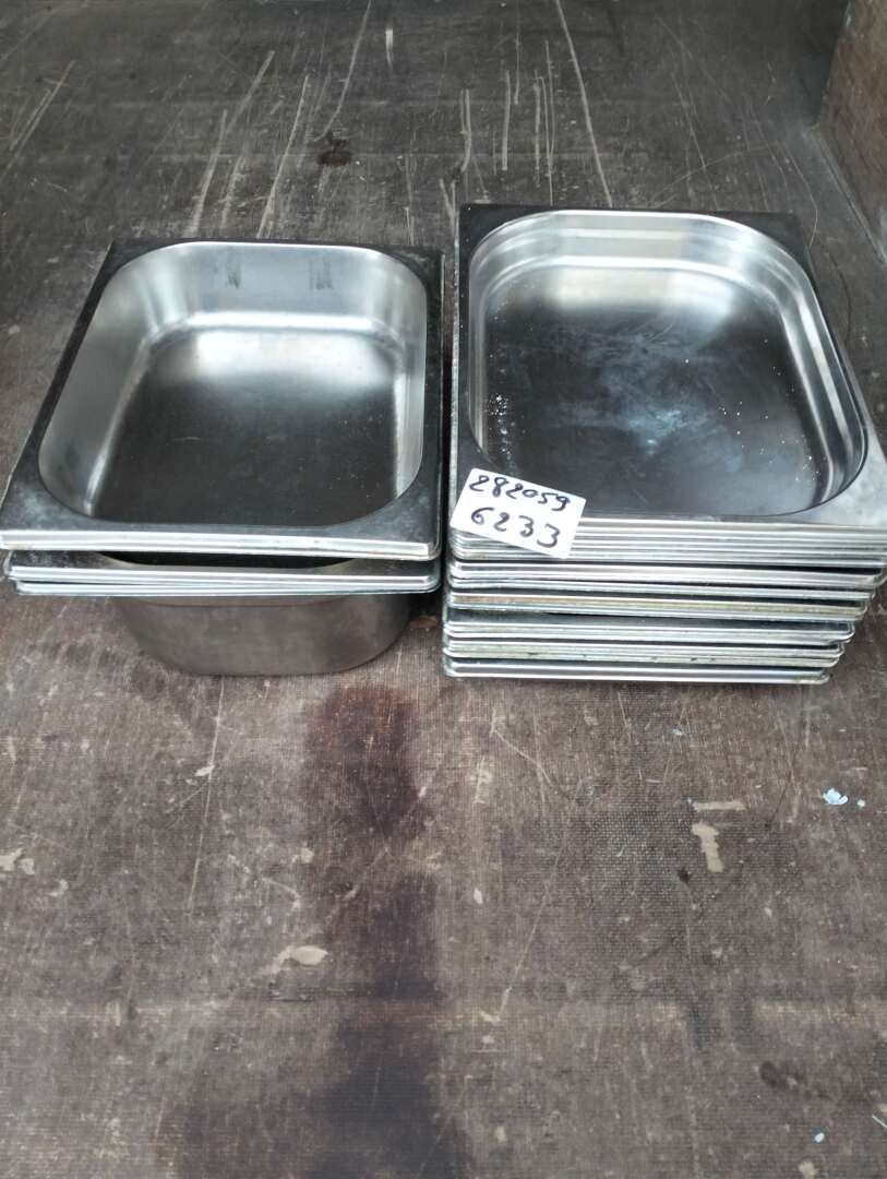 20 plats inox différentes hauteur occasions en 1/2