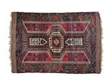 un tapis rouge et bleu sur fond blanc
