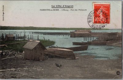une carte postale représentant un bateau sur l'eau