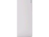 une image représentant un ordinateur portable blanc posé sur une surface blanche