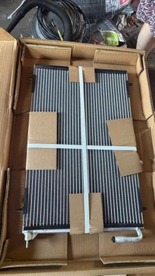 une boîte en carton contenant plusieurs radiateurs