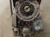 a machine that is sitting on the floor in the garage