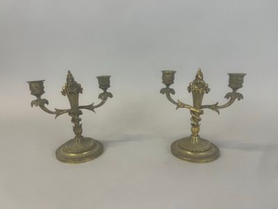 Paire de chandeliers en bronze à 2 feux