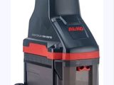 une image représentant un aspirateur noir et rouge sur fond blanc