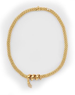 un bracelet en or jaune muni d'un fermoir en forme de serpent
