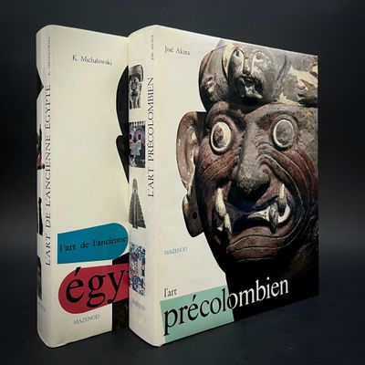 deux livres posés côte à côte sur une table