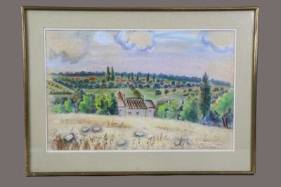 tableau représentant un paysage avec une ferme au premier plan et des moutons qui paissent au premier plan
