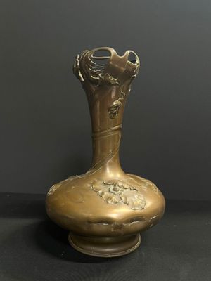 ERMENAULT Vase époque Art Nouveau en étain à patine brune, l…