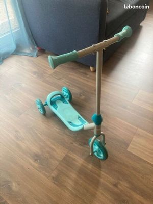 152 / Trottinette 3 roues pour enfant CAP - A PARTIR DE…