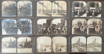 une vieille photo en noir et blanc représentant un grand groupe de personnes