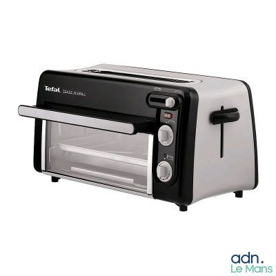 une image d'un grille-pain four sur fond blanc