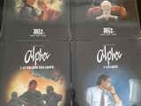 quatre jaquettes de DVD d'un film montrant un homme et une femme assis sur un canapé