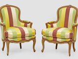 paire de fauteuils rayés de style Louis XV