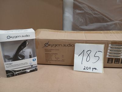 une boîte d'Oxygen Audio à côté d'une boîte d'Oxygen Audio
