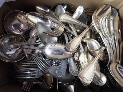 Important lot de couverts dépareillés, usures, poids : env. 10 kgs - Photo 1