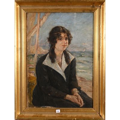 un tableau représentant une femme en robe noire assise sur une plage