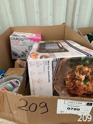a cardboard box with a pizza inside of it