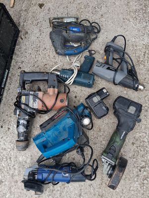 1 lot d'outillage (vendu dans l'état non tésté)