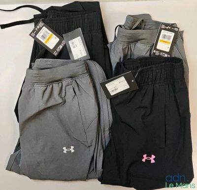 trois paires de pantalons de sport Under Armour pour homme, encore étiquetés