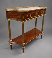 CONSOLE-DESSERTE en placage d'acajou orné d'encadrements de … (photo 4)