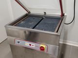 l'image d'une machine installée dans une pièce