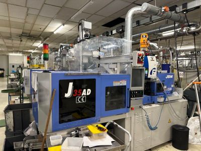 une image d'une machine dans une usine