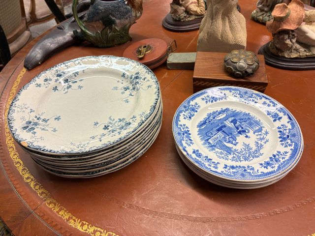 Lot d’assiettes en faïence : 10 E. Bourgeois Paris, et 5 en Creil